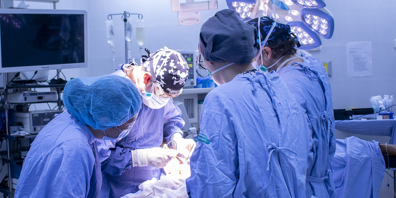 Doctores en intervención quirúrgica Doctores en intervención quirúrgica